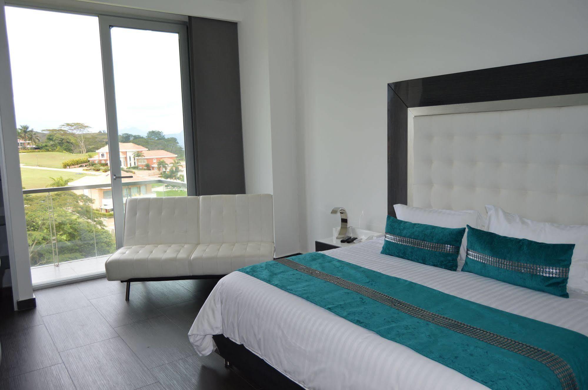 Punta Diamante Premium Hotel Loma Mesa de Ruitoque Buitenkant foto